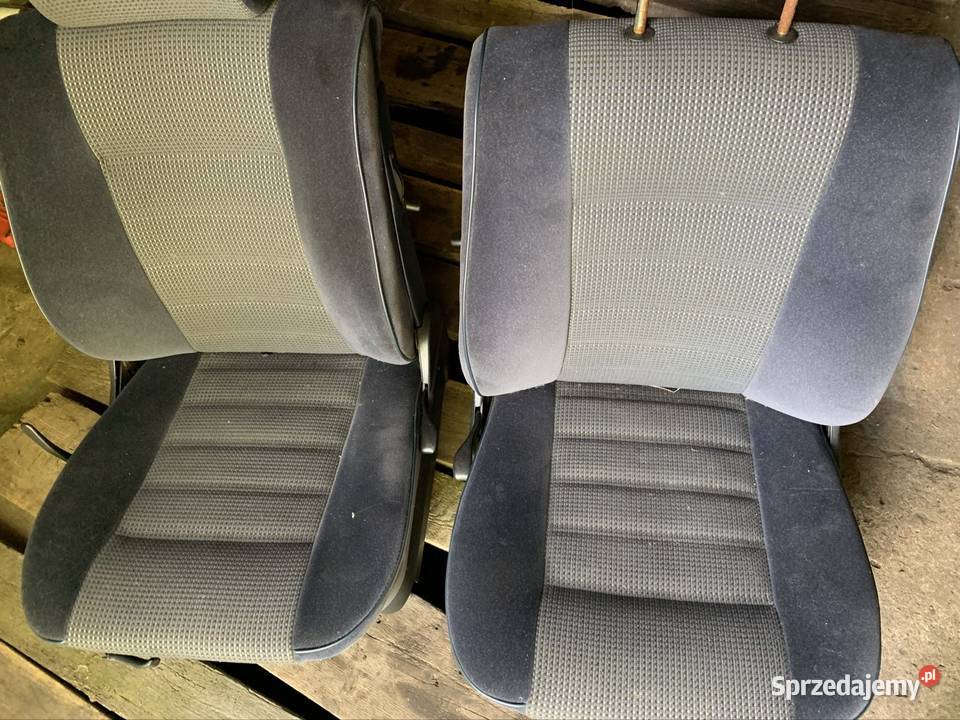 Fotele kpl BMW e24 materiał blue Mszana