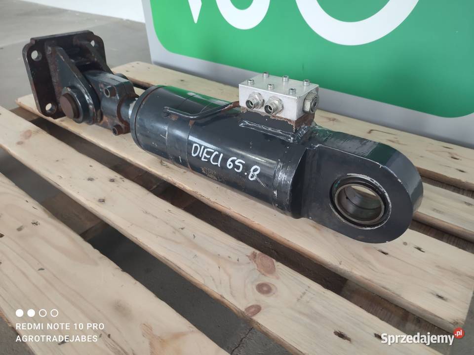 Siłownik hydrauliczny poziomowania osi Wilkowo