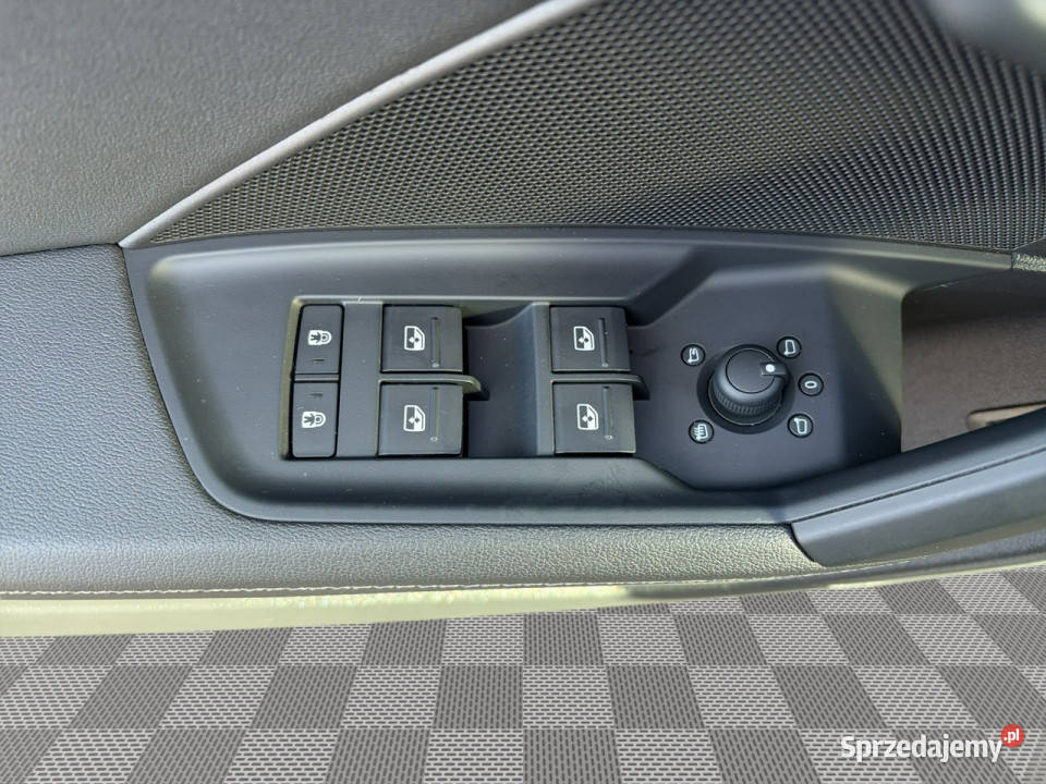 Audi A3 Limousine KR9XN240 TFSI Quattro S Line S Rok produkcji 2022 Pępowo