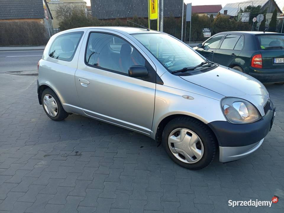 Toyota Yaris 10 benzyna wspomaganie kierowcy