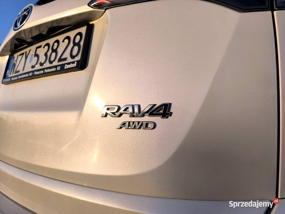 PIĘKNA Toyota RAV4 Premium 4x4 Salon Polska gniazdo AUX