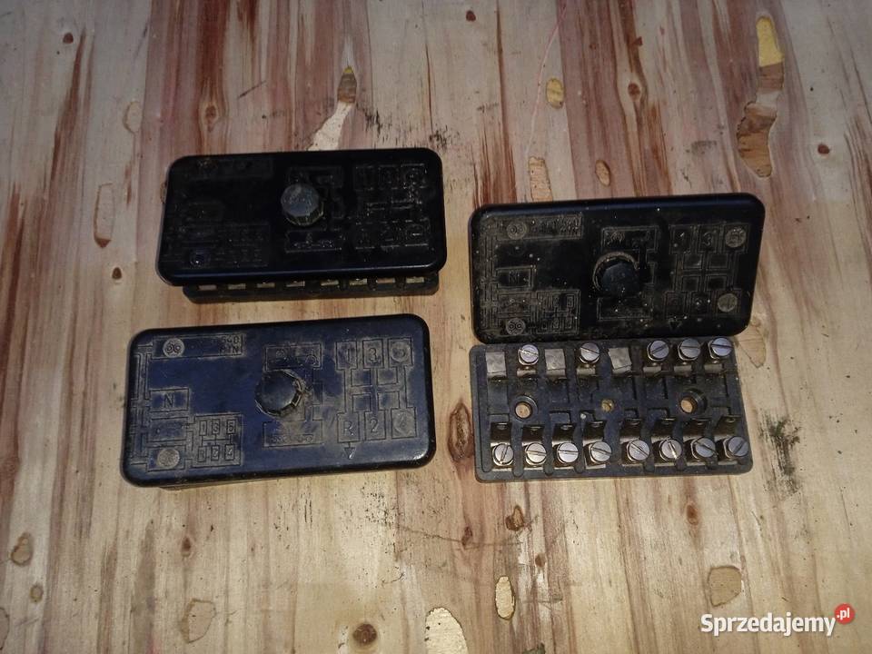 Skrzynka bezpieczników z czasów PRLu Ursus 4011 pomorskie Pruszcz Gdański sprzedam