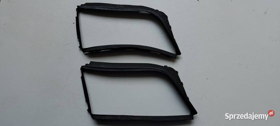Uszczelka prawego reflektora Audi A6 C4 używana pomorskie Luzino
