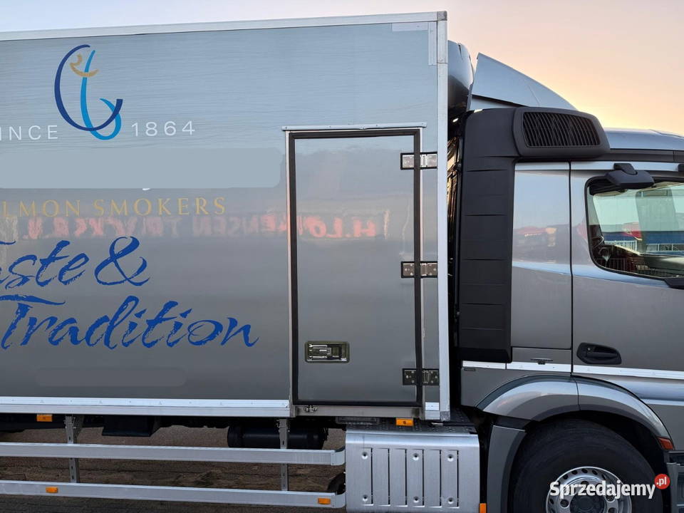 Mercedes chlodnia z sypialna kabina mazowieckie Warszawa sprzedam