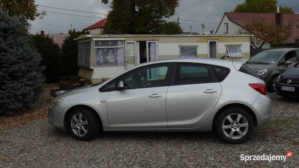 OPEL ASTRA J 16 benzyna 2011r VAT marża Sokółka