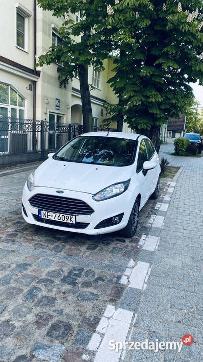 Ford Fiesta 2015 100 10 benzyna zadbany pomorskie Strzyżyno