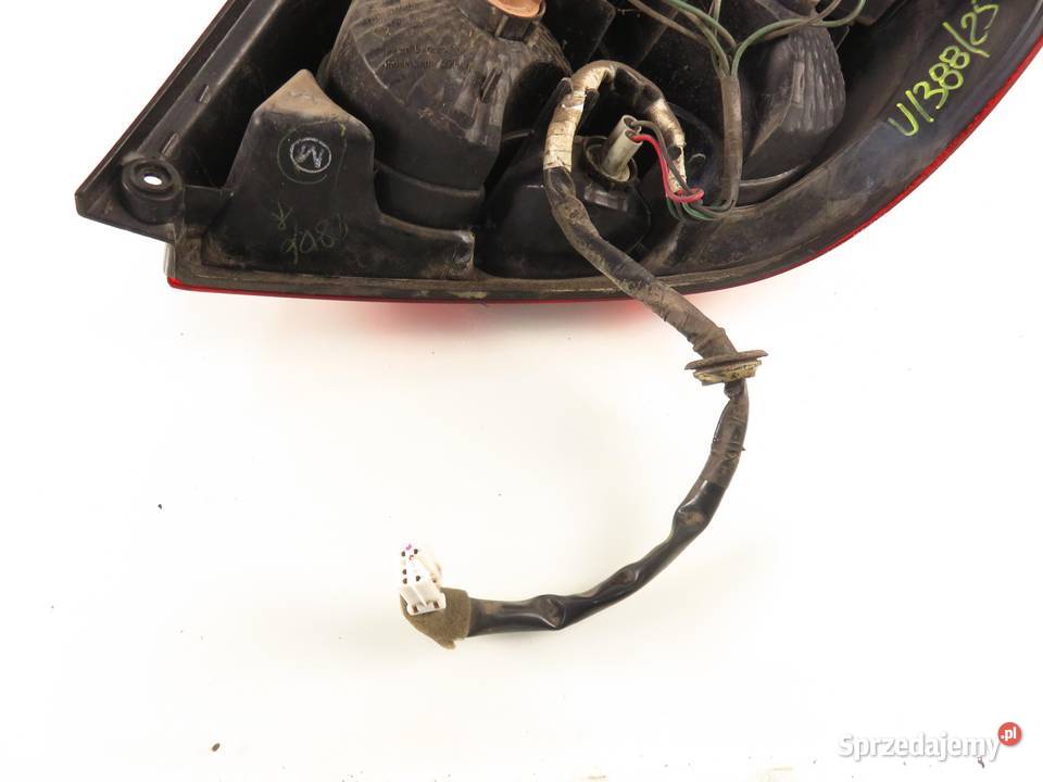 LAMPA LEWA TYLNA MITSUBISHI OUTLANDER I sprzedam