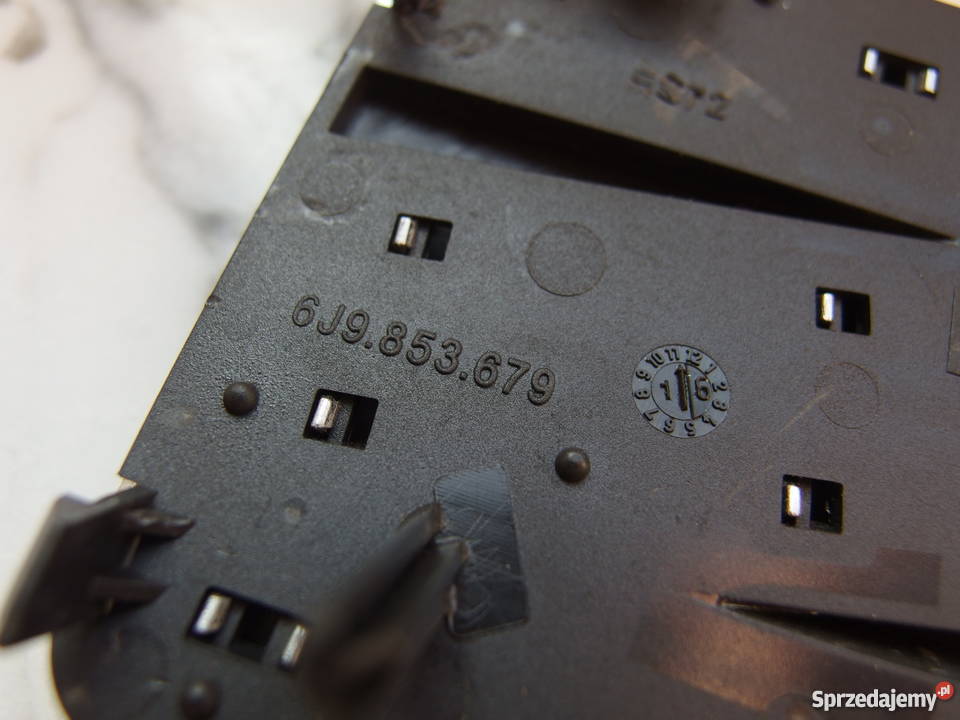 ZNACZEK EMBLEMAT SEAT IBIZA IV LIFT 6J9853679 Wągrowiec