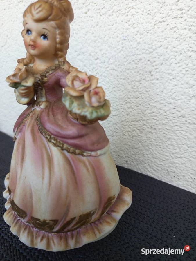 Zabtykowa ceramiczna figurka młodej Damy z mazowieckie Warszawa