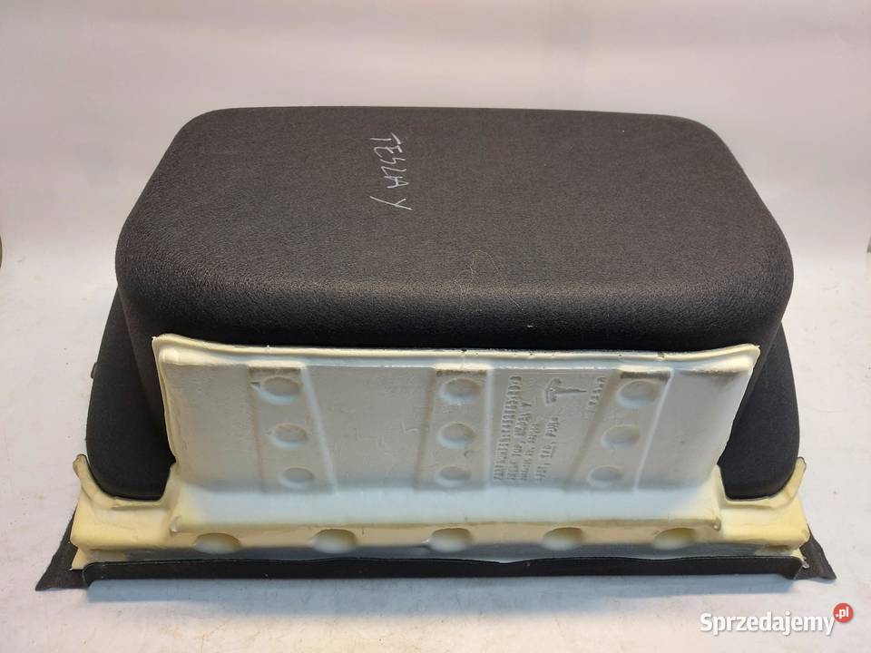 TESLA MODEL Y 2023r Schowek wnęka bagażnika sprzedam