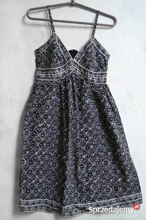 rozkloszowana sukienka Look S 36 na okazję Warszawa
