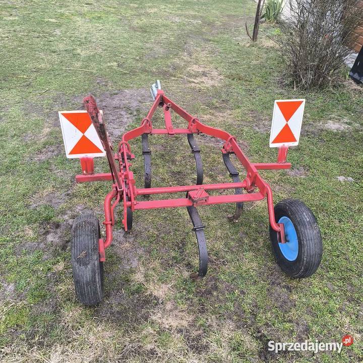 Traktorek ogrodniczy z osprzętem