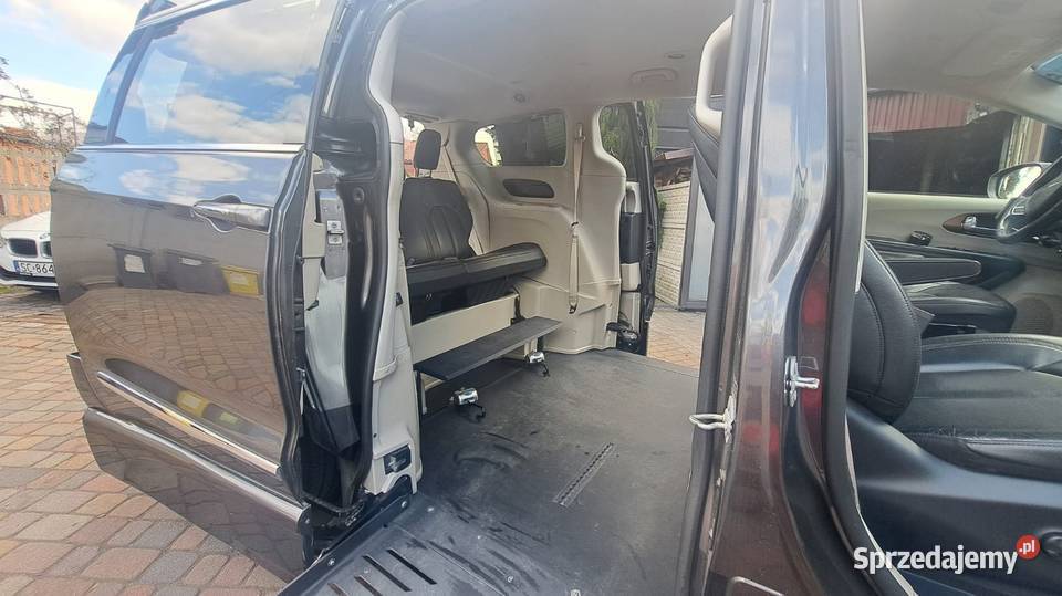 Chrysler Pacifica Touring L Plus Braunability