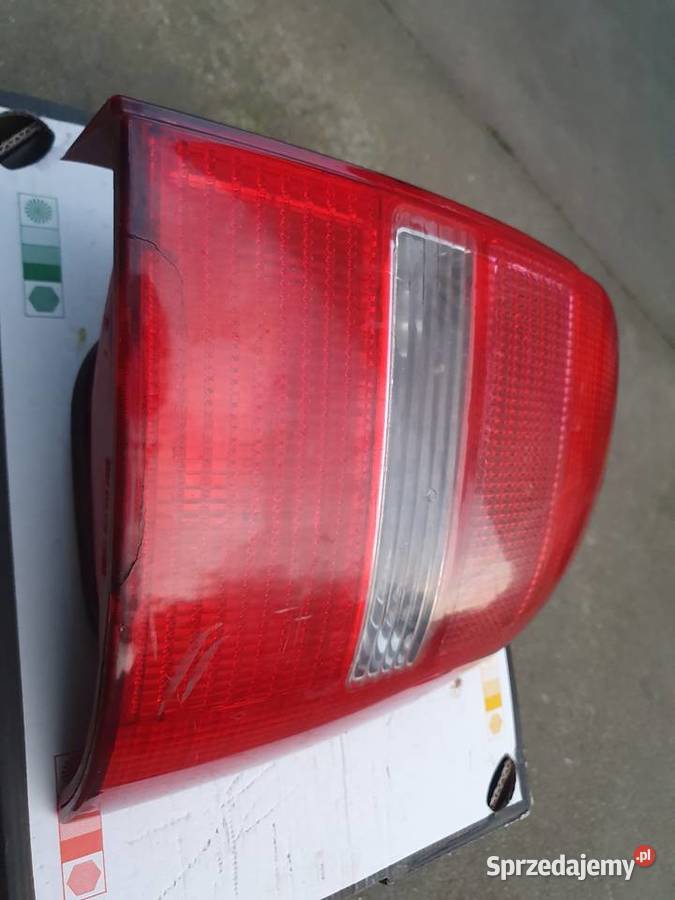 Lampa prawa klosz audi a4 b5 kombi zachodniopomorskie Kołobrzeg