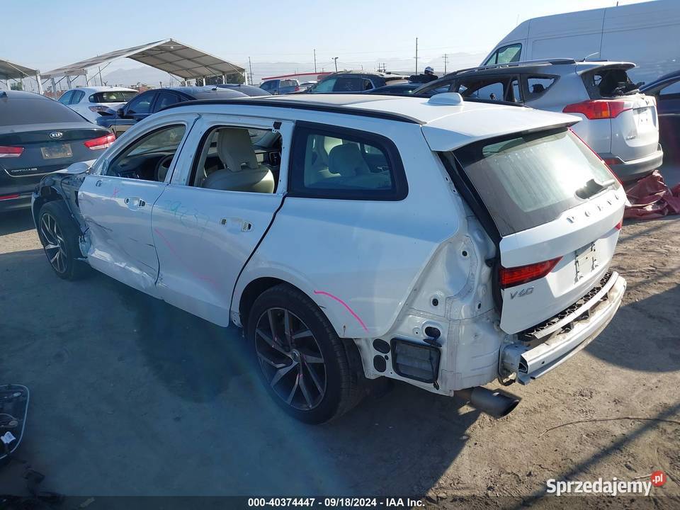 Volvo V60 20L T5 Momentum Samochód w transporcie 145000km Żywiec