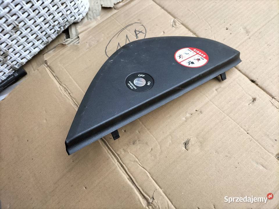 KIA CEED TRÓJKĄT OSŁONA DESKI KONSOLI PRAWA lubelskie Kamień-Kolonia sprzedam