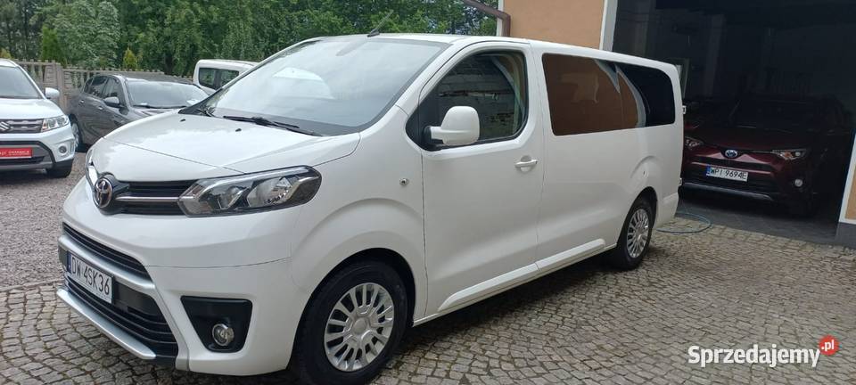 Wynajem busa 9 osobowego Toyota Proace Verso Wynajem pojazdów Żelisławice
