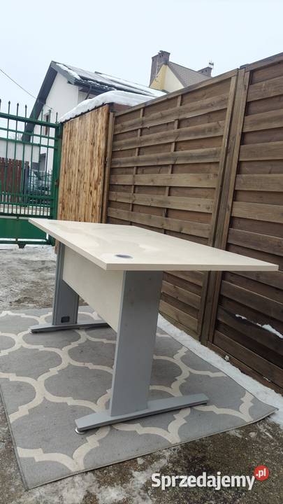 Biurko z panelem 140x80 Dostępne 3 sztuki Warszawa