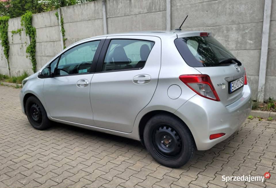 2011 Toyota Yaris III 133 VVTi 99 salon klima Rok produkcji 2011 Łódź sprzedam