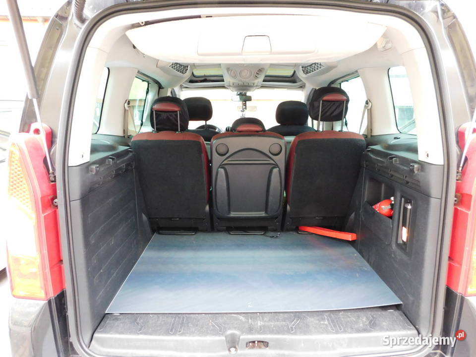 Syndyk sprzeda Citroen Berlingo z 2011r manualna Pisz sprzedam