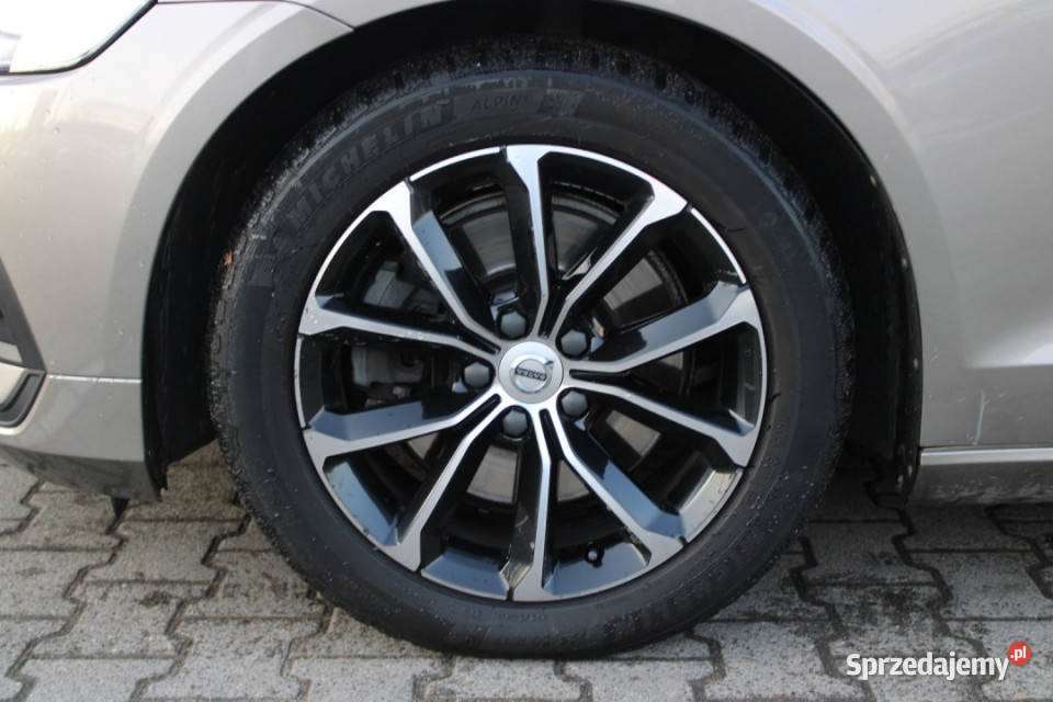 Volvo V60 2019r LED BLIS ACC Hak Panorama VAT23 Samochody osobowe