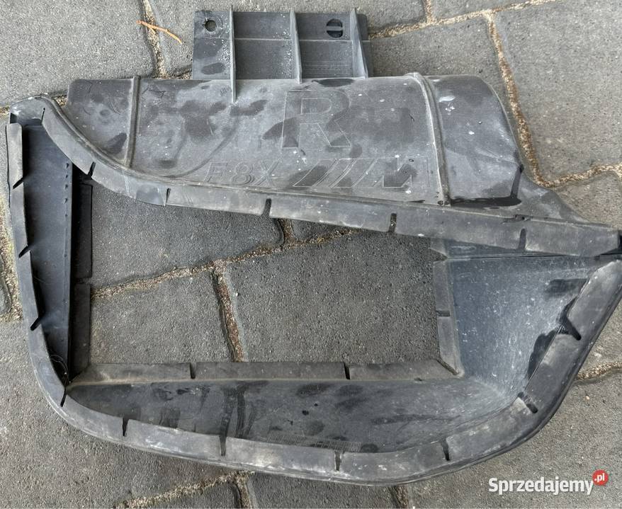 Wlot powietrza prawy dolny BMW m4 f82