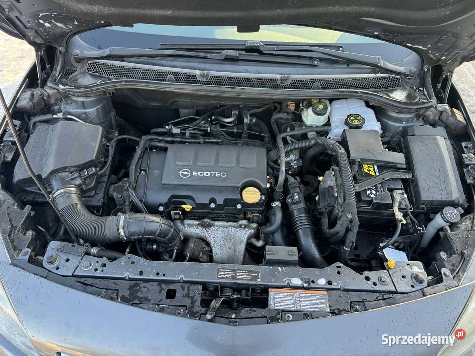 Opel Astra 14T 140 2010r sprzedam