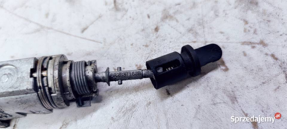 WKŁADKA DRZWI PRAWY PRZÓD AUDI Q5 8R2837168B Przystajń