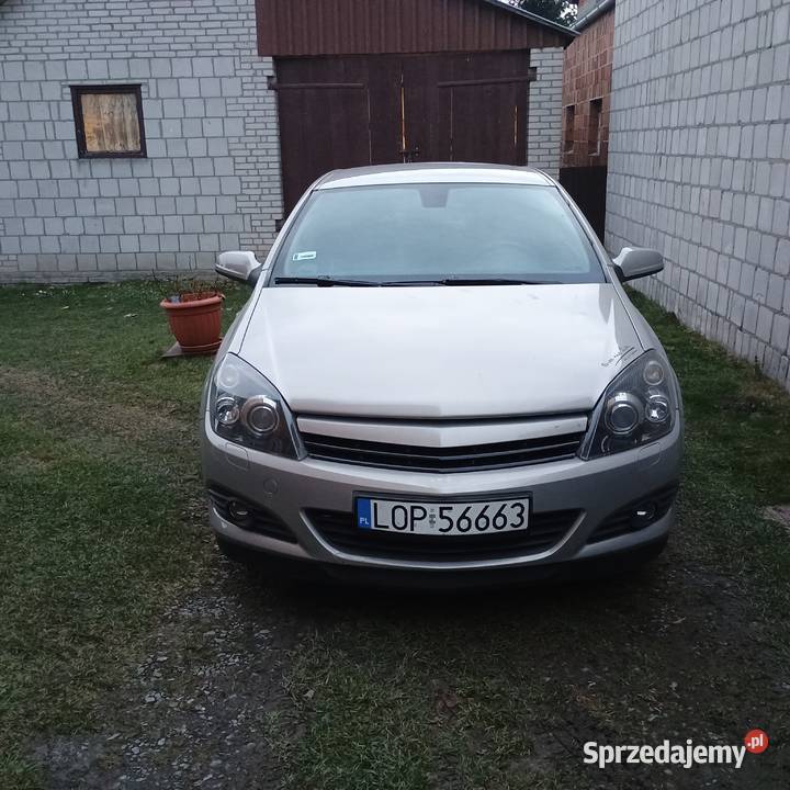 Opel Astra GTC 16 Benzyna 2005 Zamiana nieuszkodzony Bychawa