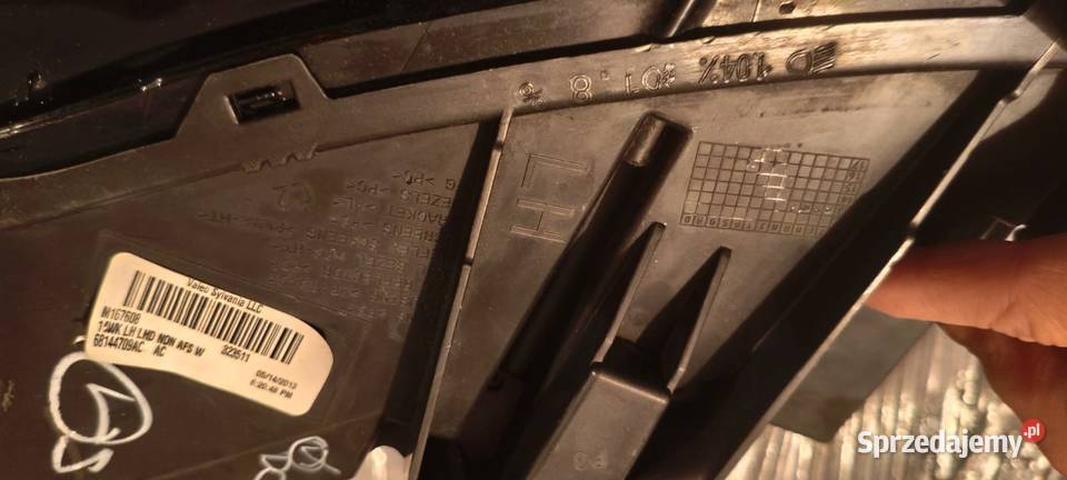 JEEP GRAND CHEROKEE WK2 14 BI XENON nie skrętny osobowe Szczecin