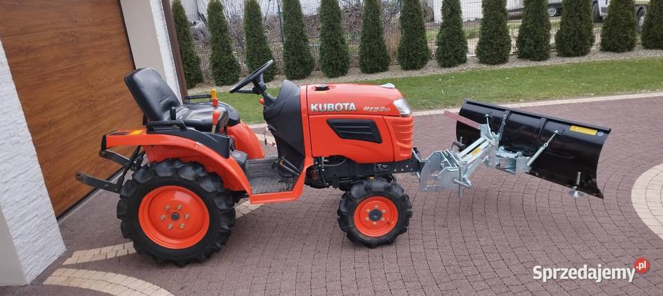 Traktorek Kubota z pługiem do odśnieżania śniegu Kubota Cibórz sprzedam