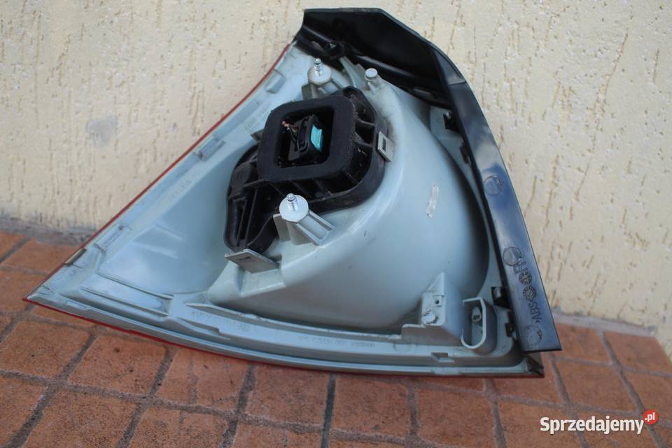 LAMPA PRAWY TYŁ TYLNA VW GOLF V HB 3D wielkopolskie