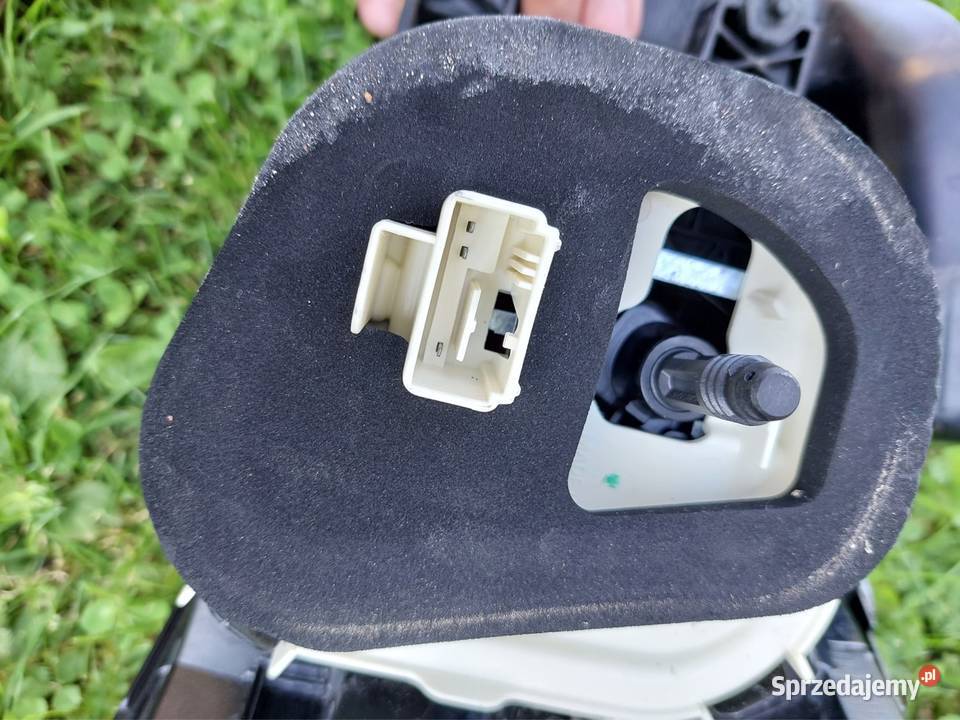 Lampy tył VW Turan II osobowe mazowieckie Kępina