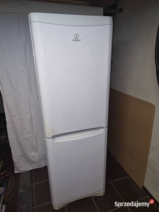 Sprzedam lodówkę Indesit Lodówki i zamrażarki Chełm