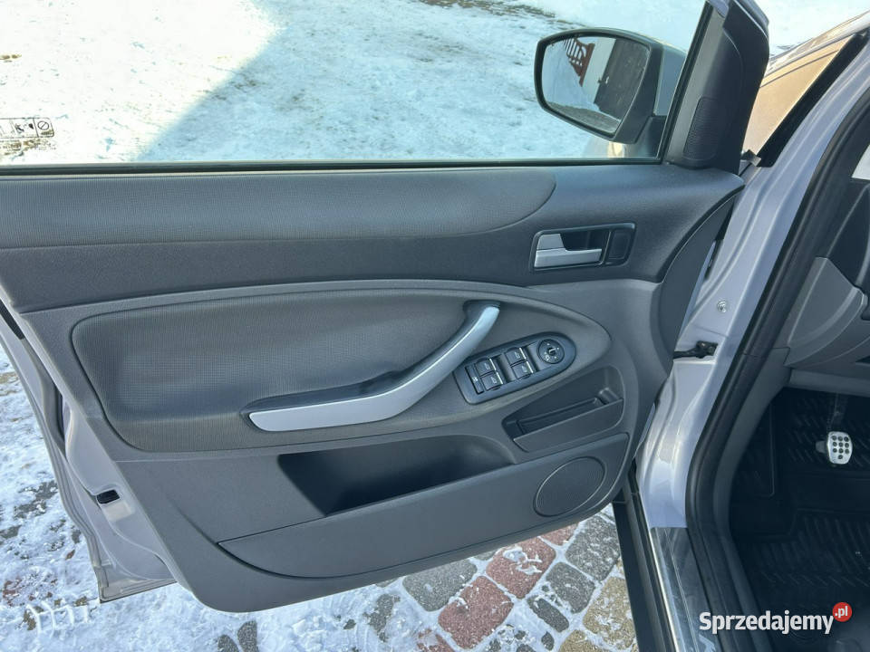 Ford Kuga Super stan zarejestrowany w Polsce I światła przeciwmgielne Nowe Iganie sprzedam