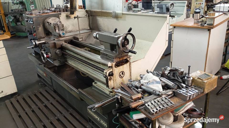 Tokarka uniwersalna COLCHESTER TRIUMPH 2500