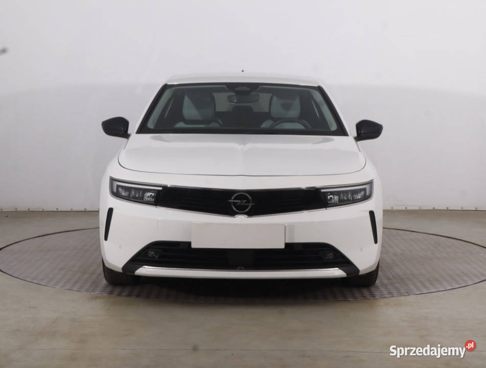 Opel Astra 12 Turbo światła przeciwmgielne