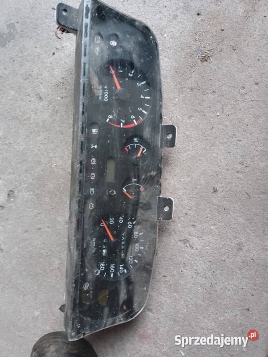 Nissan Terrano 2 24 bezyna Motoryzacja wielkopolskie Ślesin