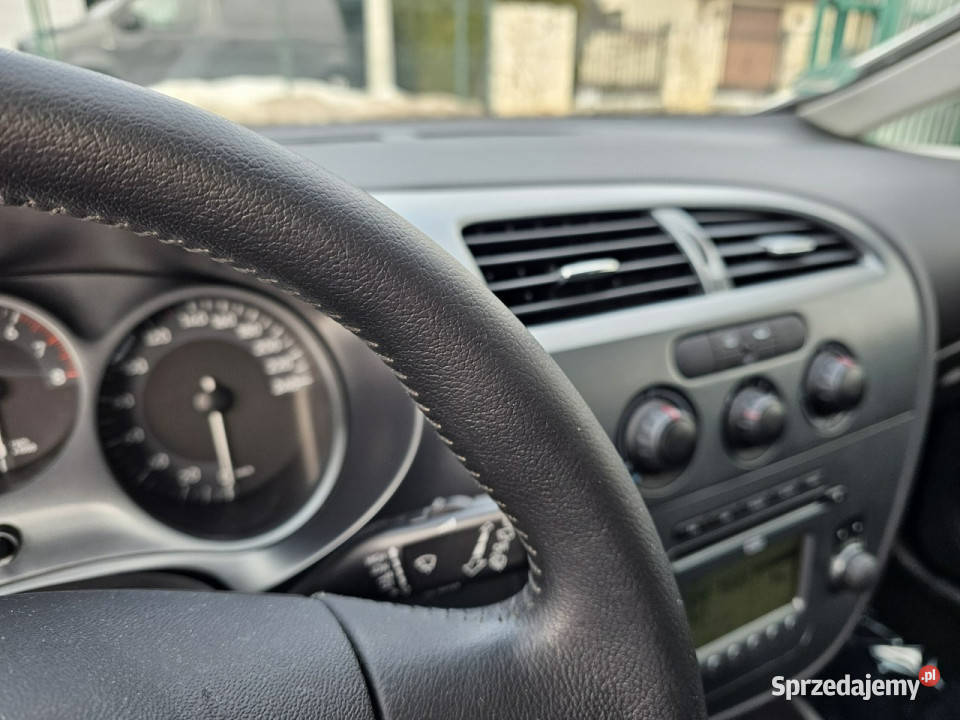 Seat Leon RatyZamianaGwarancja benzyna 16 MPI aluminiowe felgi Gdów