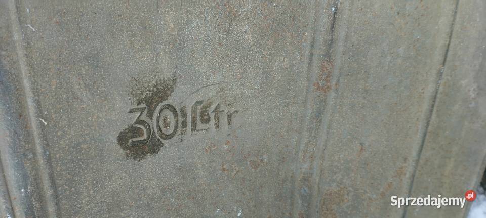 Kanister Wehrmachtu loftt uszkodzony Jarosław