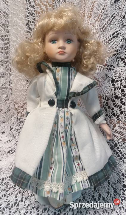 Przepiękna lalka porcelanowa w stylu ludowym Antyki, Sztuka, Kolekcje