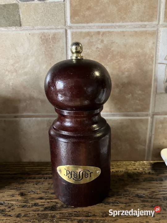 Drewniany młynek do pieprzu Jawor