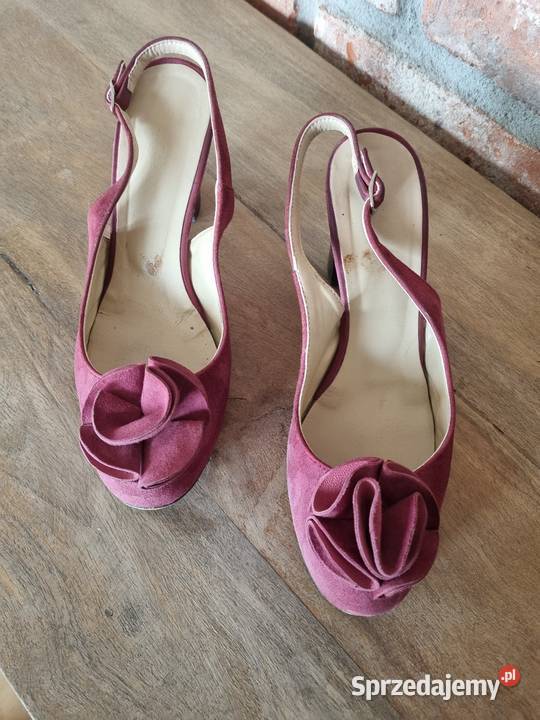 Różowe czółenka z kwiatkiem