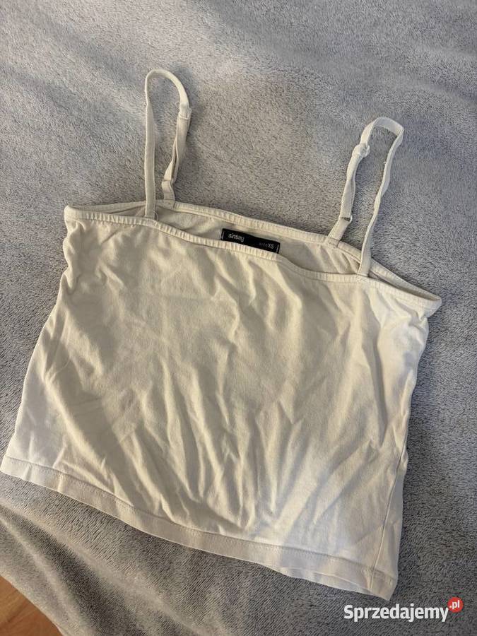 Biały crop top koszulka na ramiączkach Sinsay Jasło
