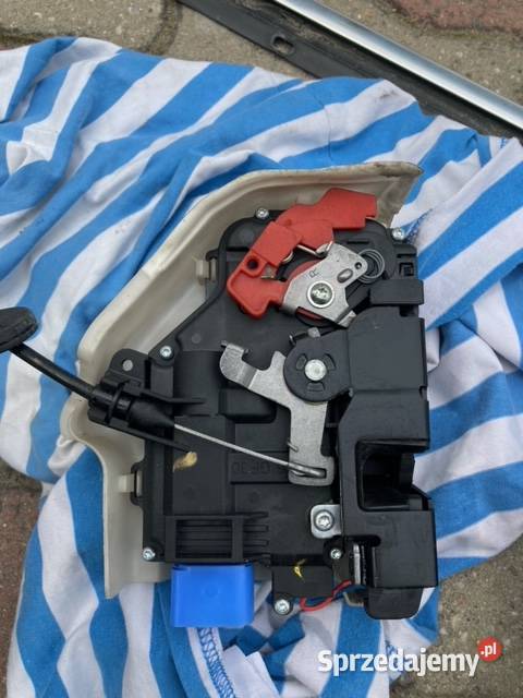 Drzwi prawe jetta golf kombi LA7W Rzeszów sprzedam