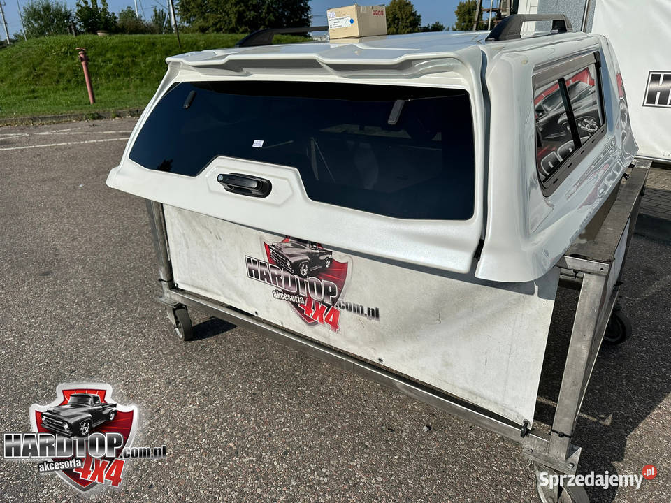 Zabudowa Toyota Hilux HARDTOP na pakę 2016 Szyby terenowe Pasłęk
