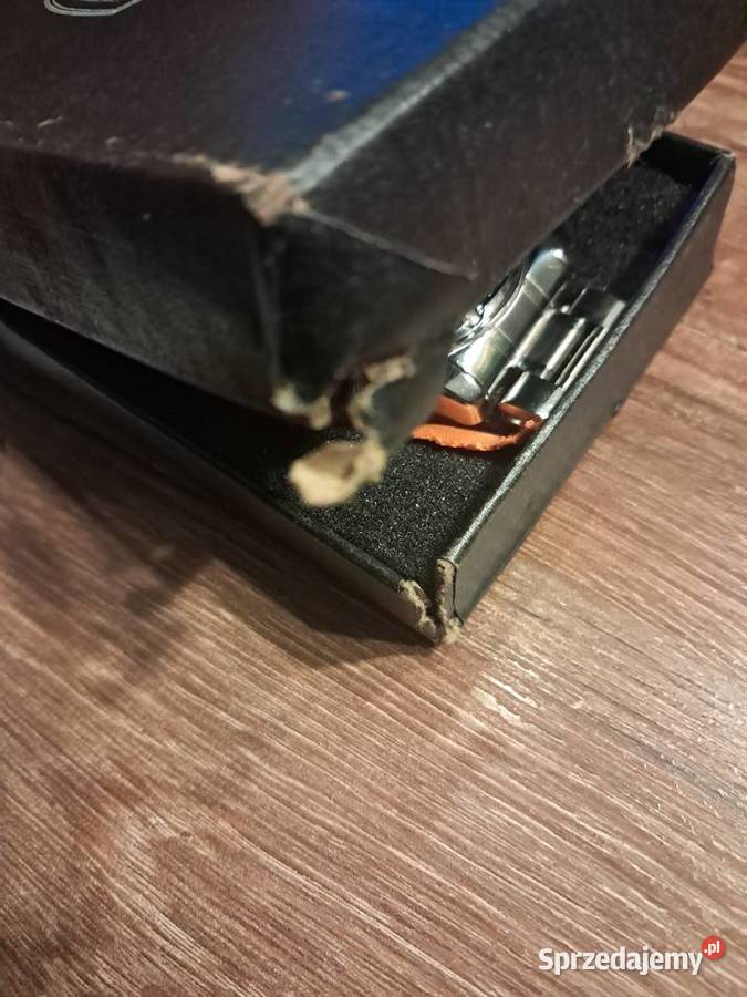 nowy fajny zegarek poedagar 1423 napędzany Sandomierz