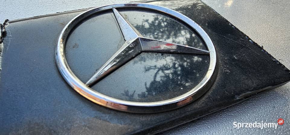 Emblemat klapy tył mercedez w202 sedan Zbąszyń