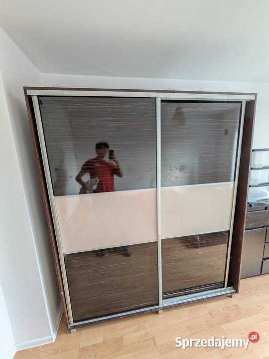 Używana szafa z widocznymi śladami użytkowania dolnośląskie Wrocław