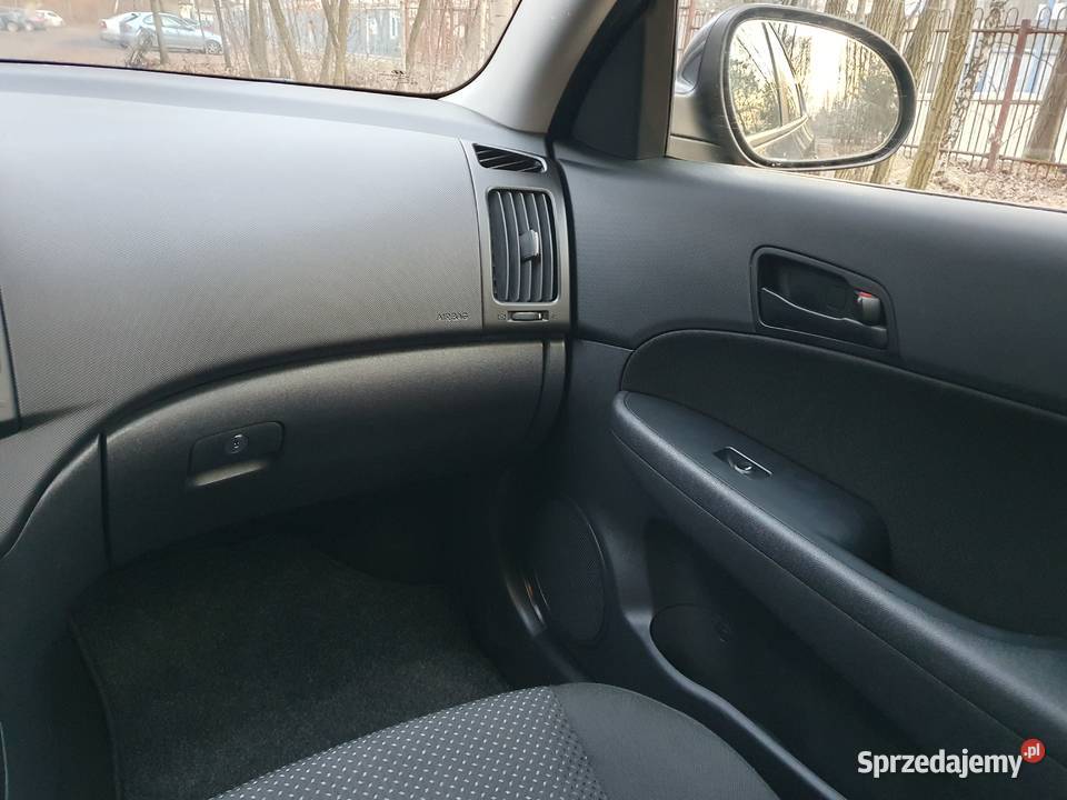 HYUNDAI i30 CW 14 DOHC 16V Edition Plus 2010 147 i30 śląskie Katowice